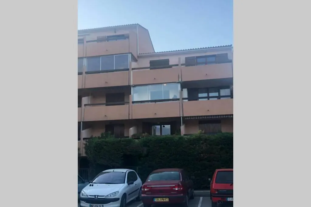 Apartment T2 33M² En Residence Privee Avec Piscine Sanary