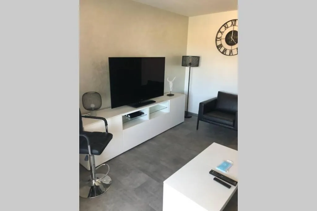 T2 33M² En Residence Privee Avec Piscine Sanary contacts